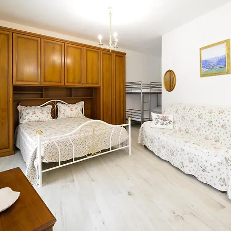 Gostinjska kuća Ruza 4*